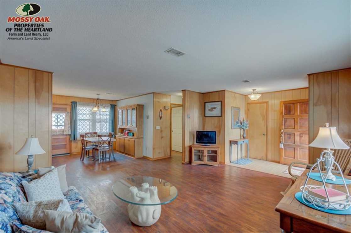 Houses and land for sale in Oklahoma