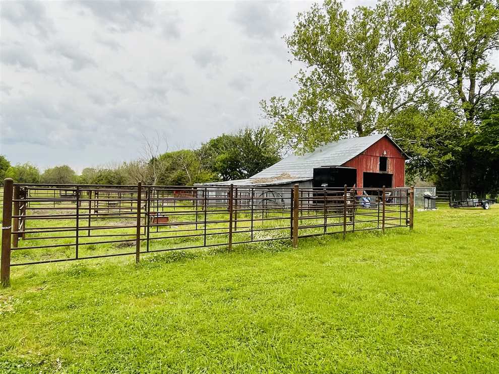 Cozy Home on 15 Acres and 2 Ponds Real estate listing