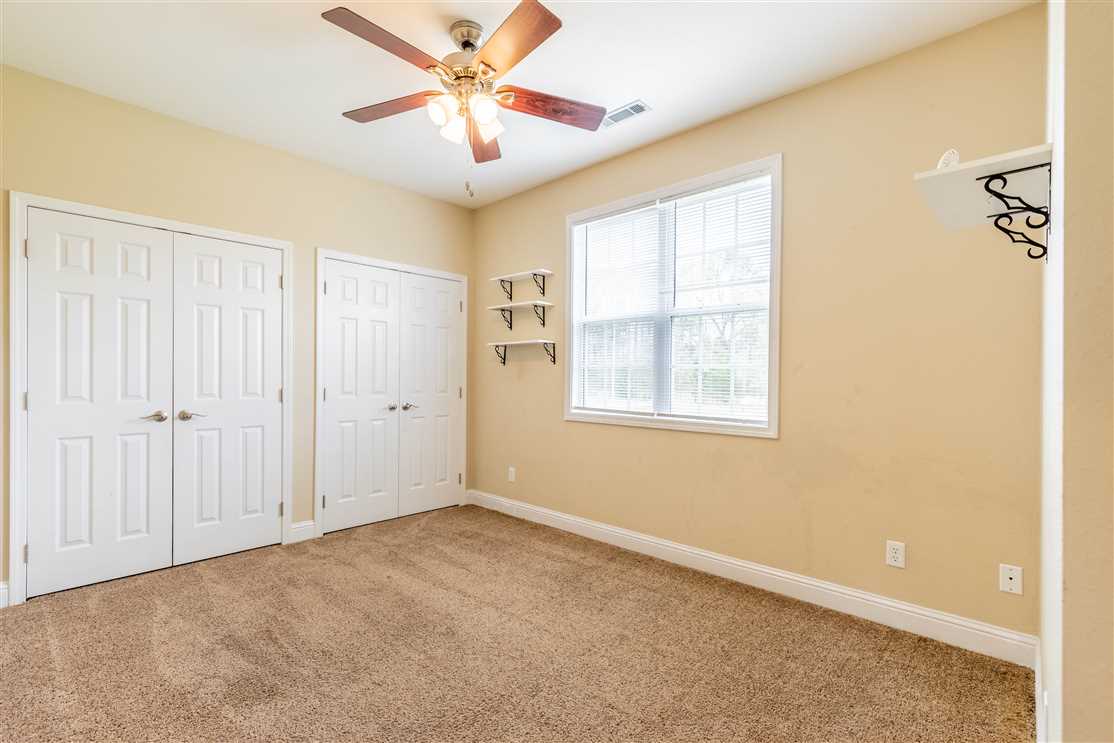 Houses and land for sale in Missouri