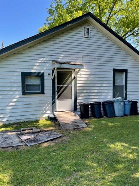 2 BR, 1 Bath Bungalow in downtown Clayton, AL-$39,500 Real estate listing