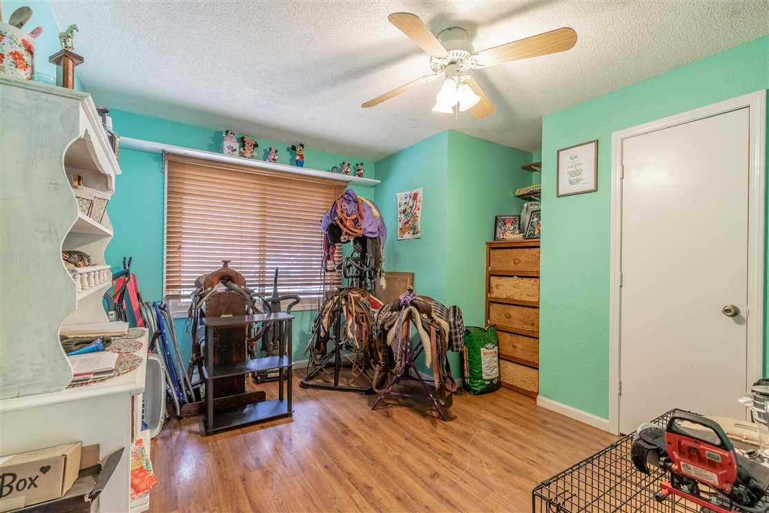 Home on 3.84 Acres For Sale in Dexter, Missouri, Stoddard County Real estate listing