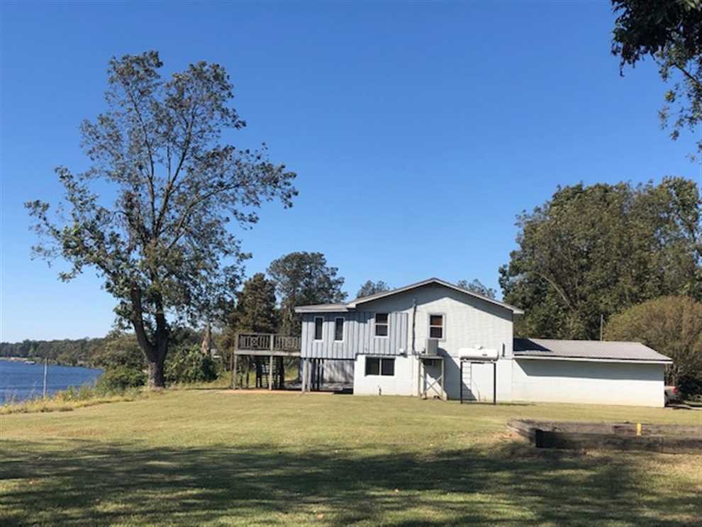 2+/- Acres, Fishing/Hunting Lodge on Lake Ferguson. Real estate listing
