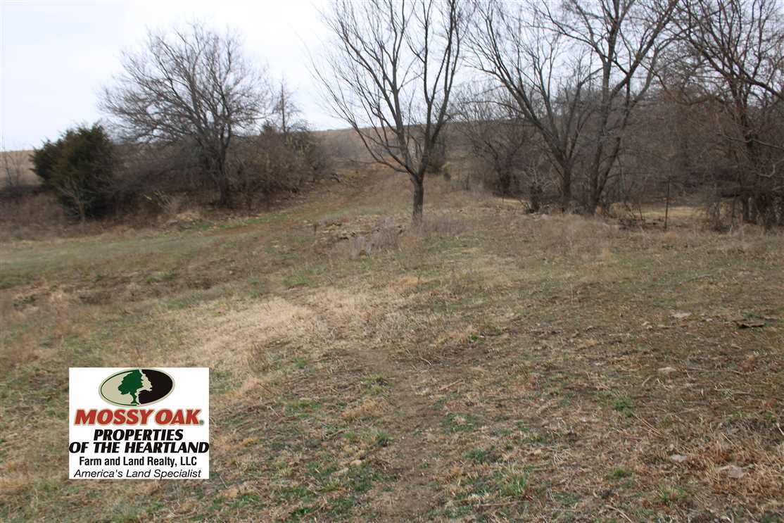 Houses and land for sale in Kansas