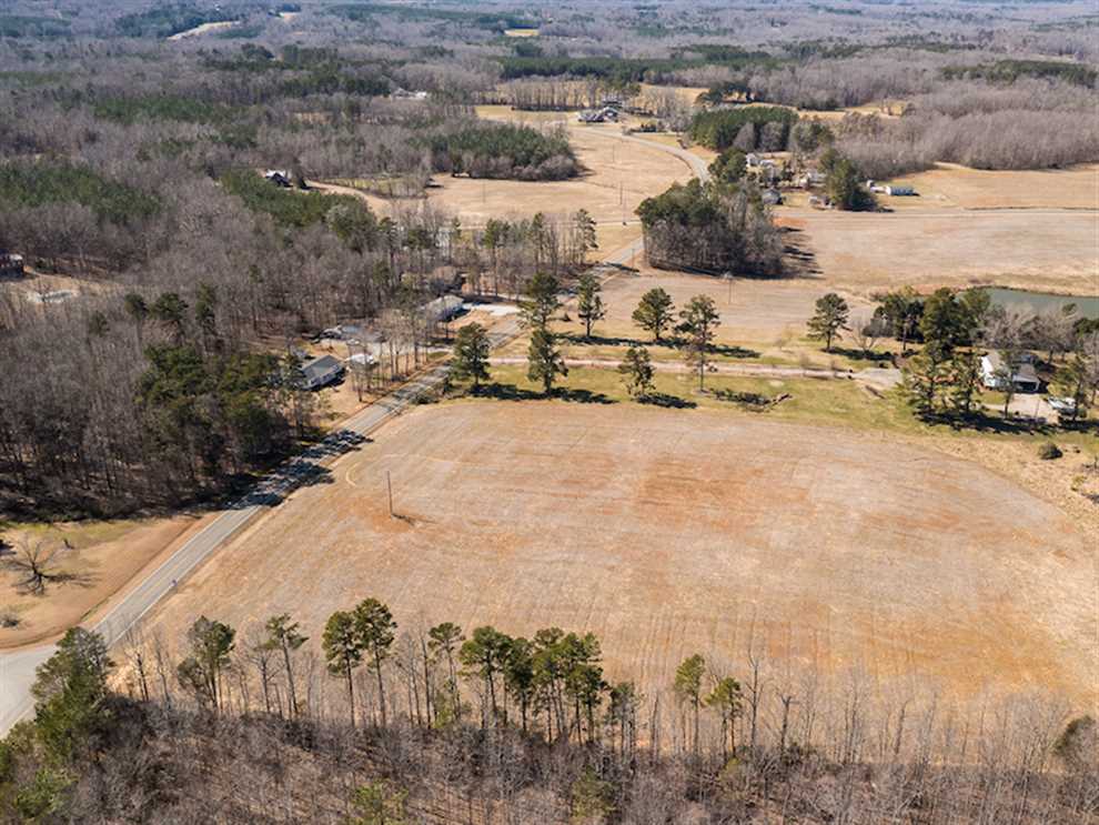 Houses and land for sale in North Carolina
