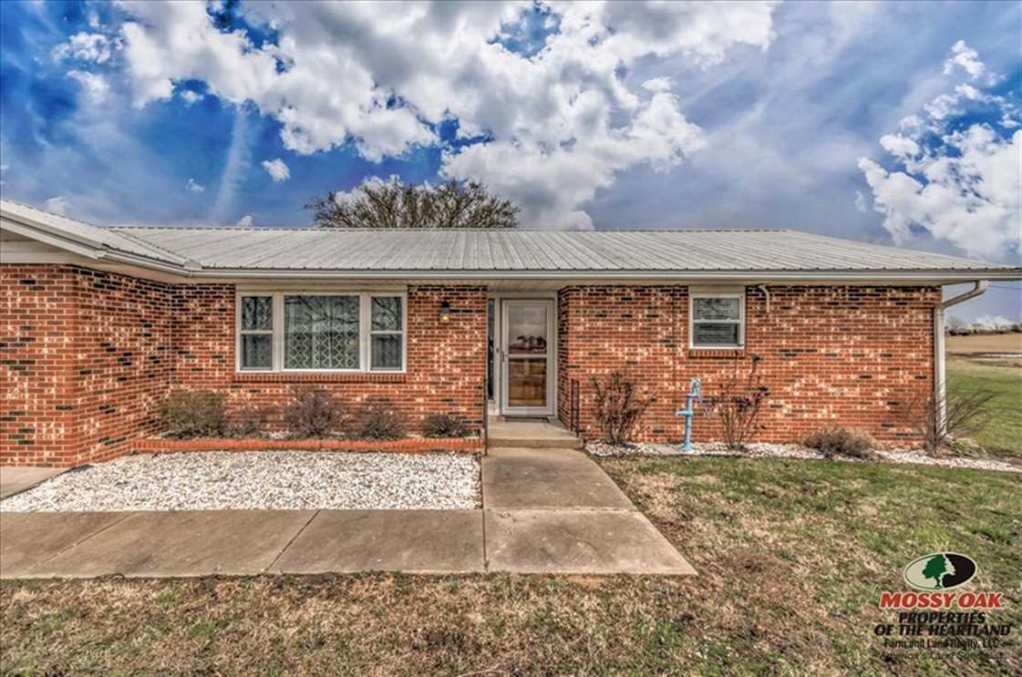 Property for sale at 397700 W. 1100 Rd.