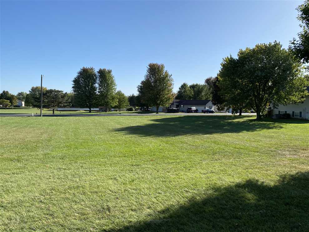 2 beautiful flat building lots located in city limits of Lincoln. Real estate listing