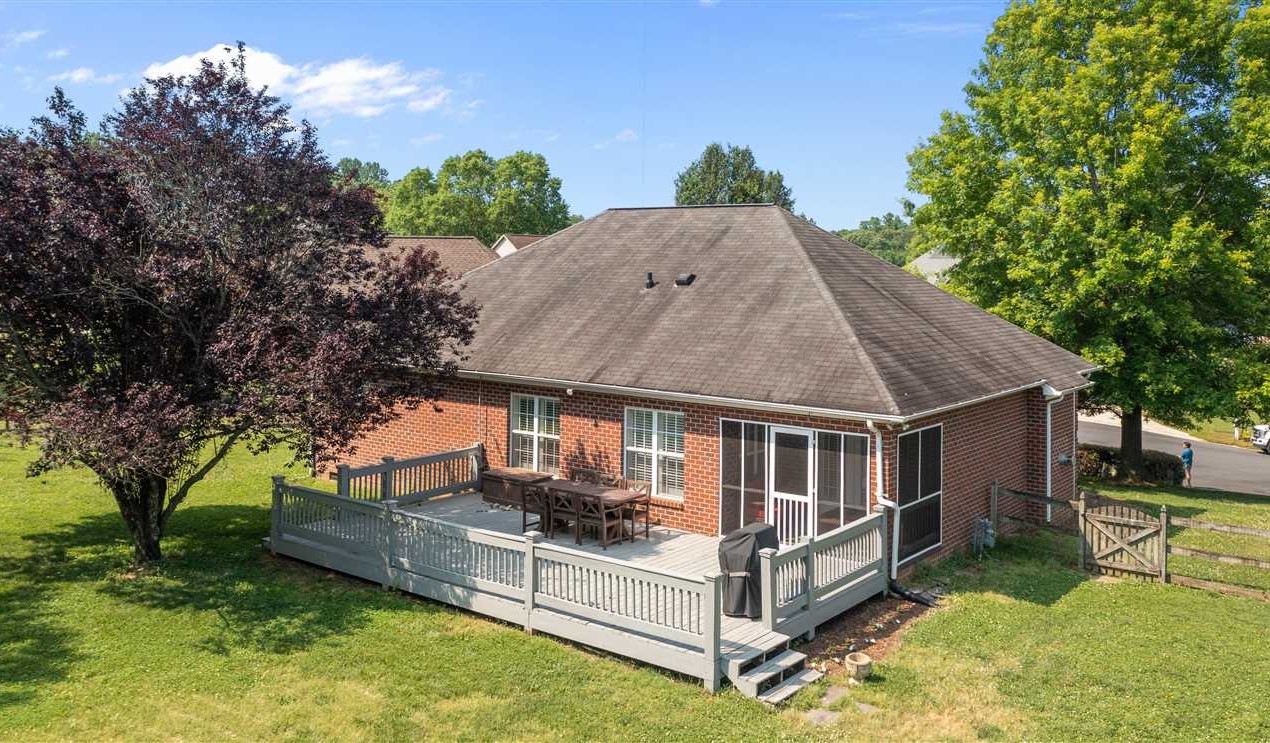 Houses and land for sale in North Carolina