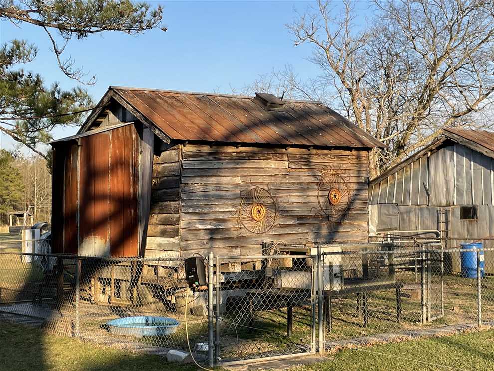 Houses and land for sale in Mississippi