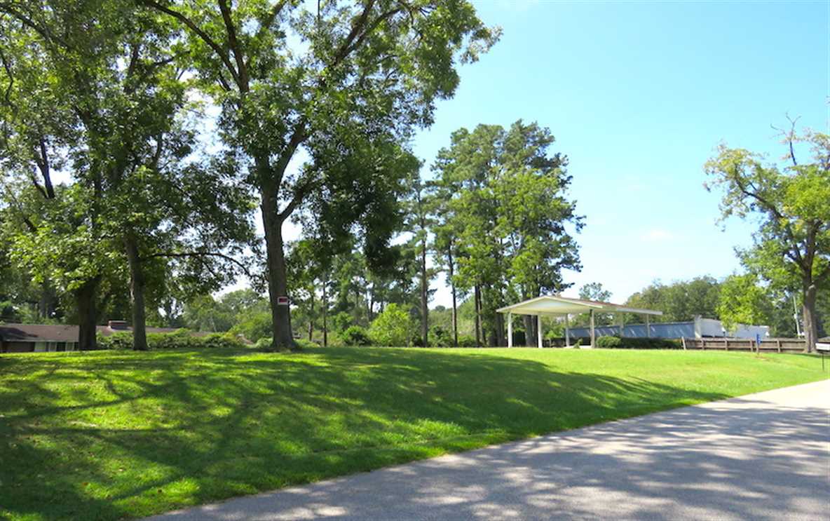 Commercial real estate available to buy