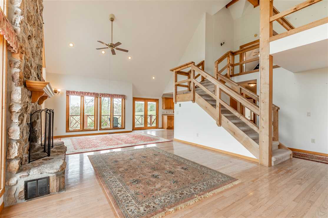 Large Home on 7.99 Acres in Bass Rock Area For Sale in Van Buren, Missouri, Carter County Real estate listing