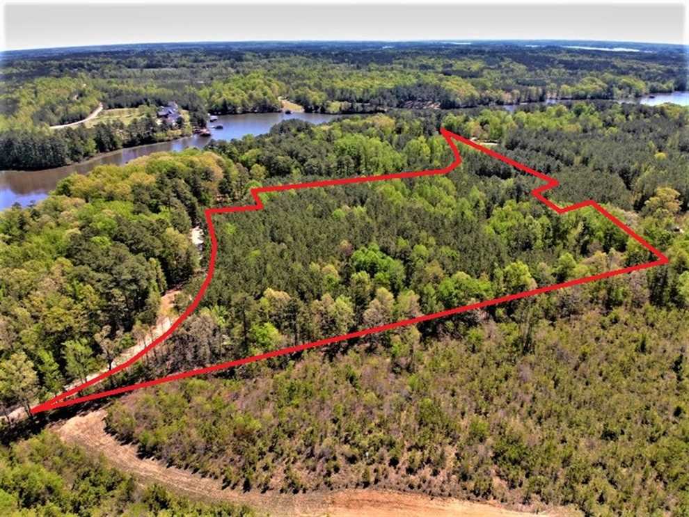 Houses and land for sale in Virginia