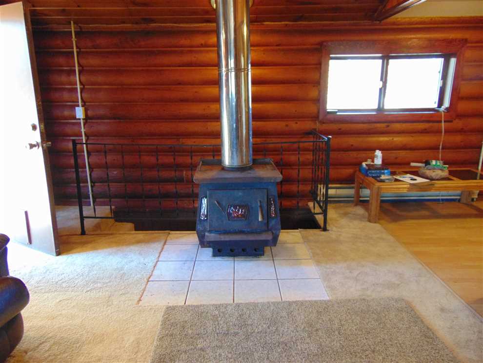 Log home near Kenai with extra lot! Real estate listing