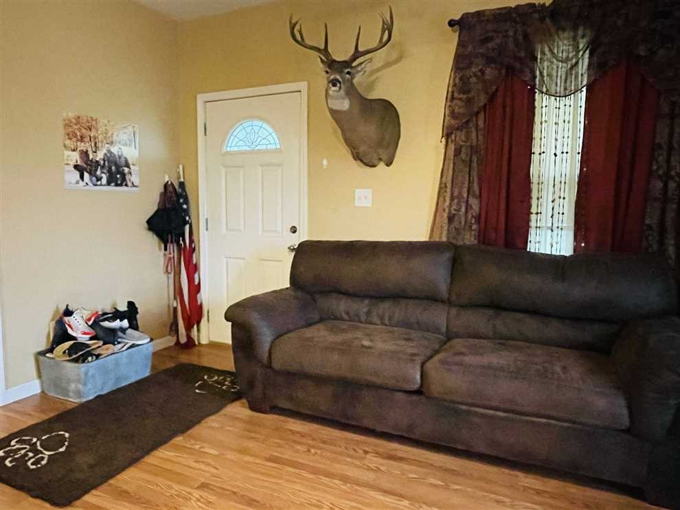 Houses and land for sale in Kansas