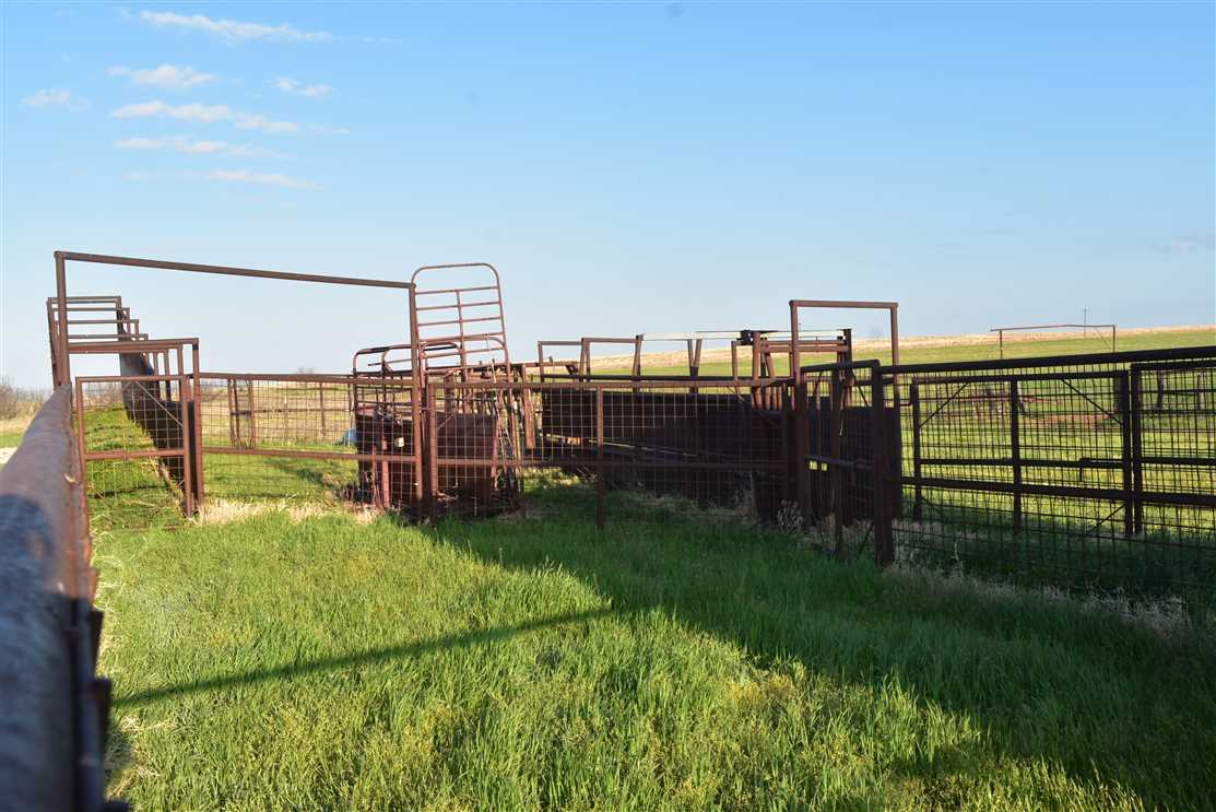 Houses and land for sale in Texas