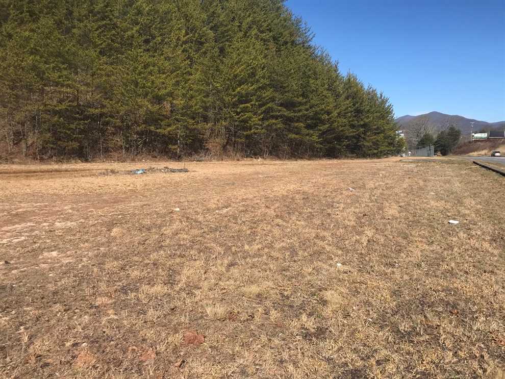 1.48 Acres of Commercial land for sale in Whittier, jackson County, North Carolina