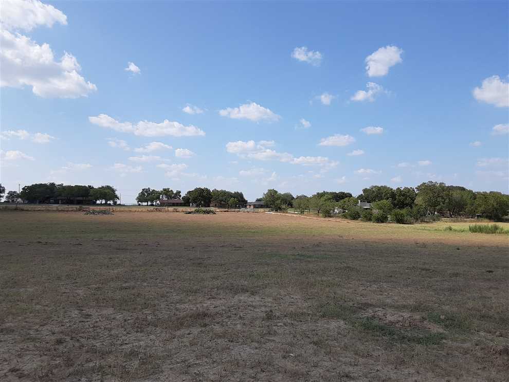 24 Acres of Residential land for sale in Floresville, wilson County, Texas