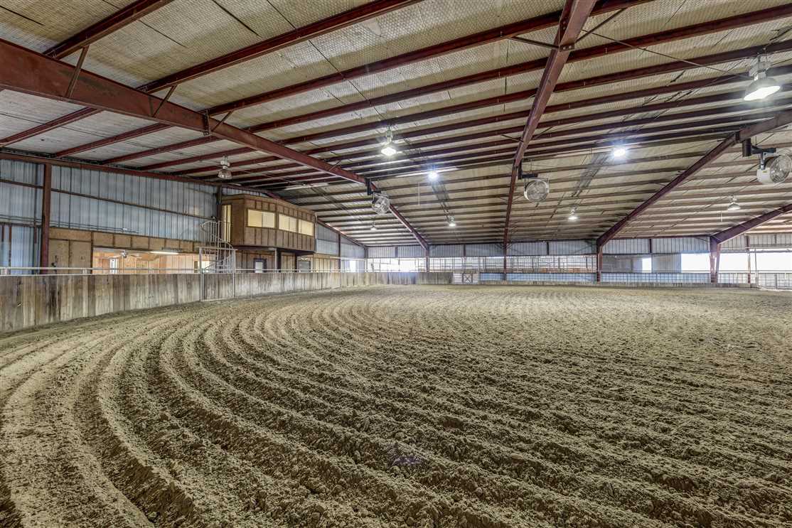 Houses and land for sale in Texas