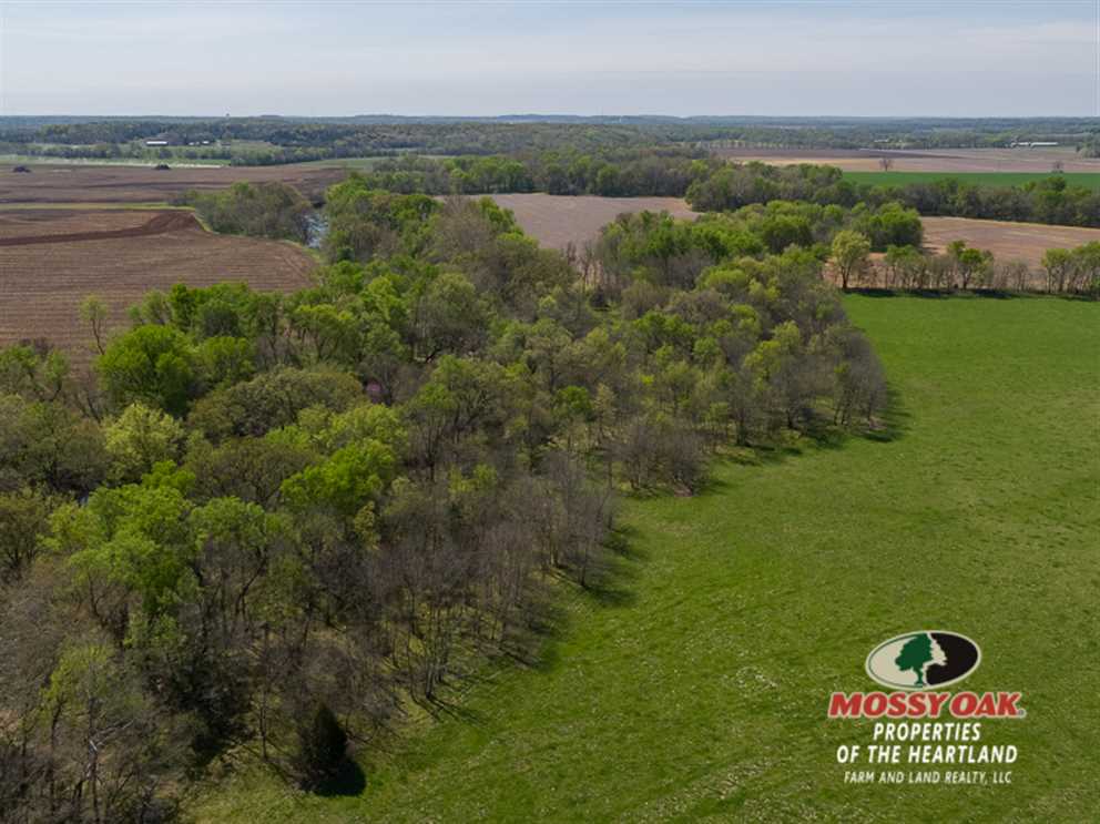 Houses and land for sale in Kansas
